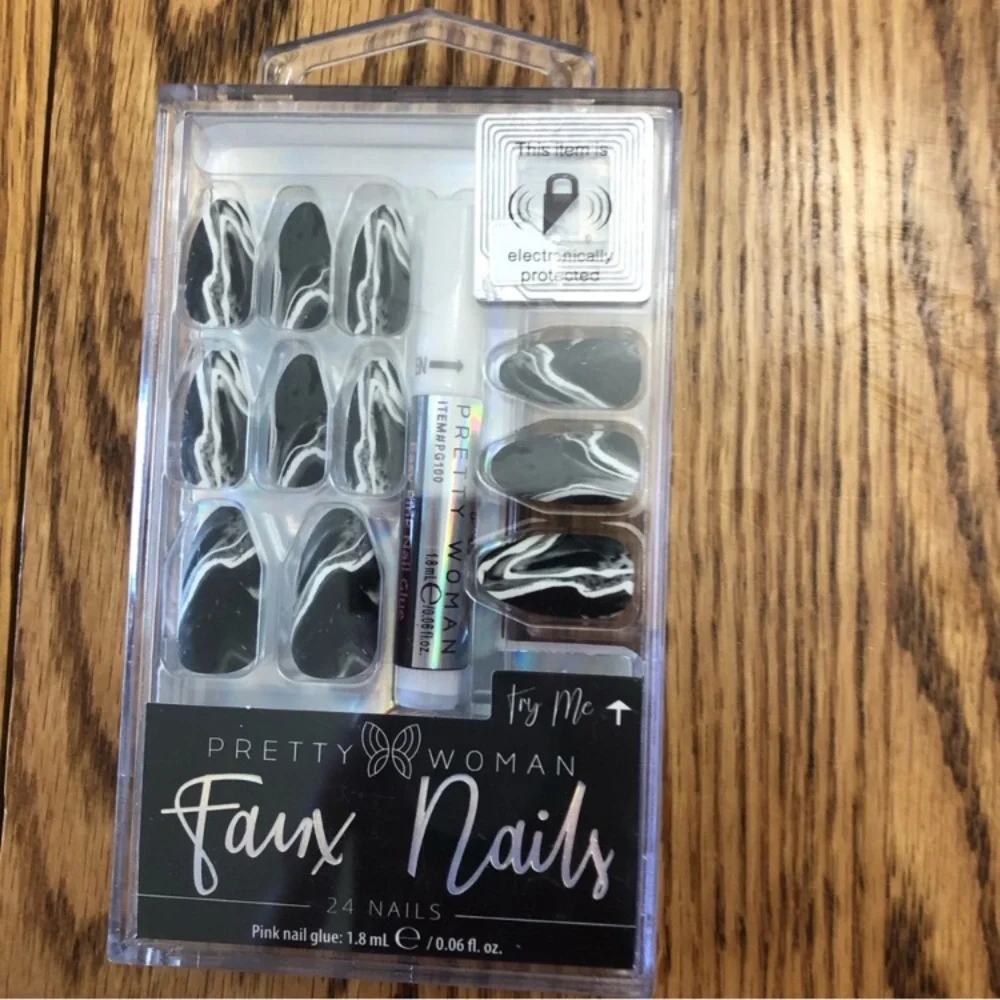 pretty woman stunning nail